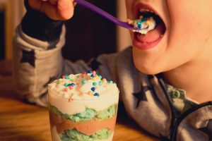 gelato-mangiare-bambino