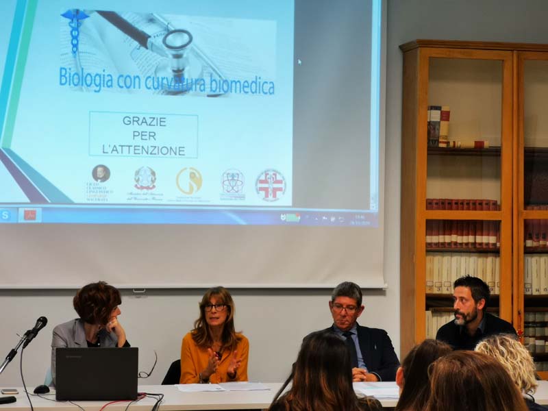 Biologia-a-curvatura-biomedica-Liceo-classico-Leopardi-di-Macerata-8
