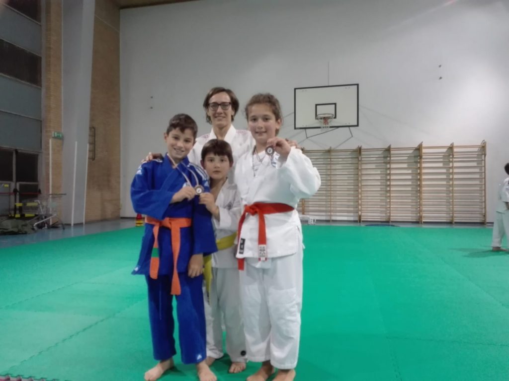 judo-equipe-un-oro-e-due-argenti
