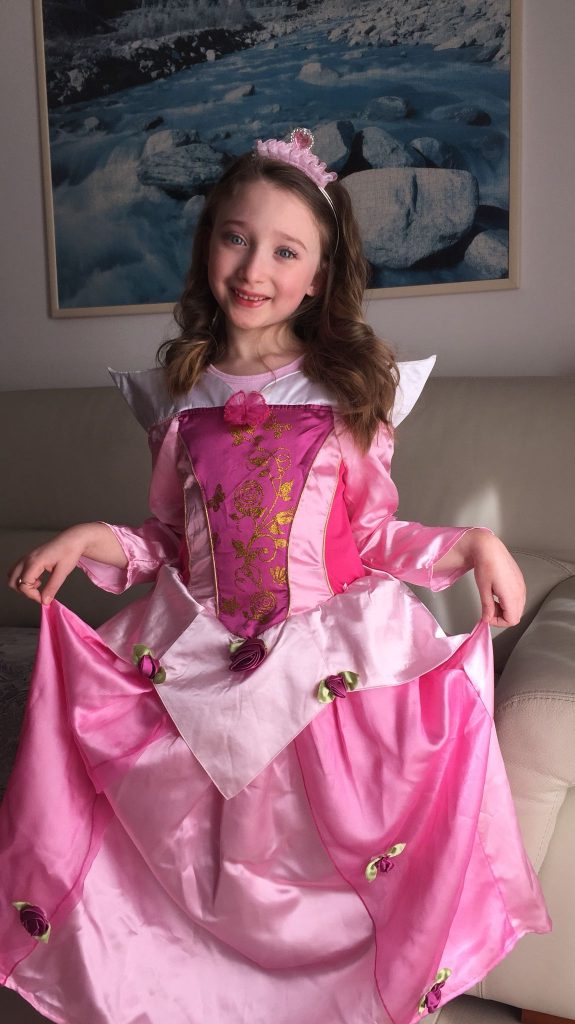 elena-8-anni-principessa-vestito-2-575x1024