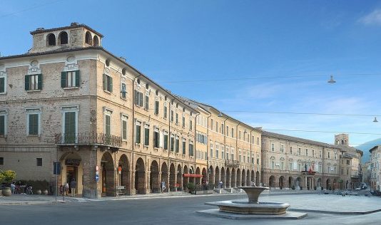 Piazza_del_Popolo_san-severino-1024x335-e1558181732159