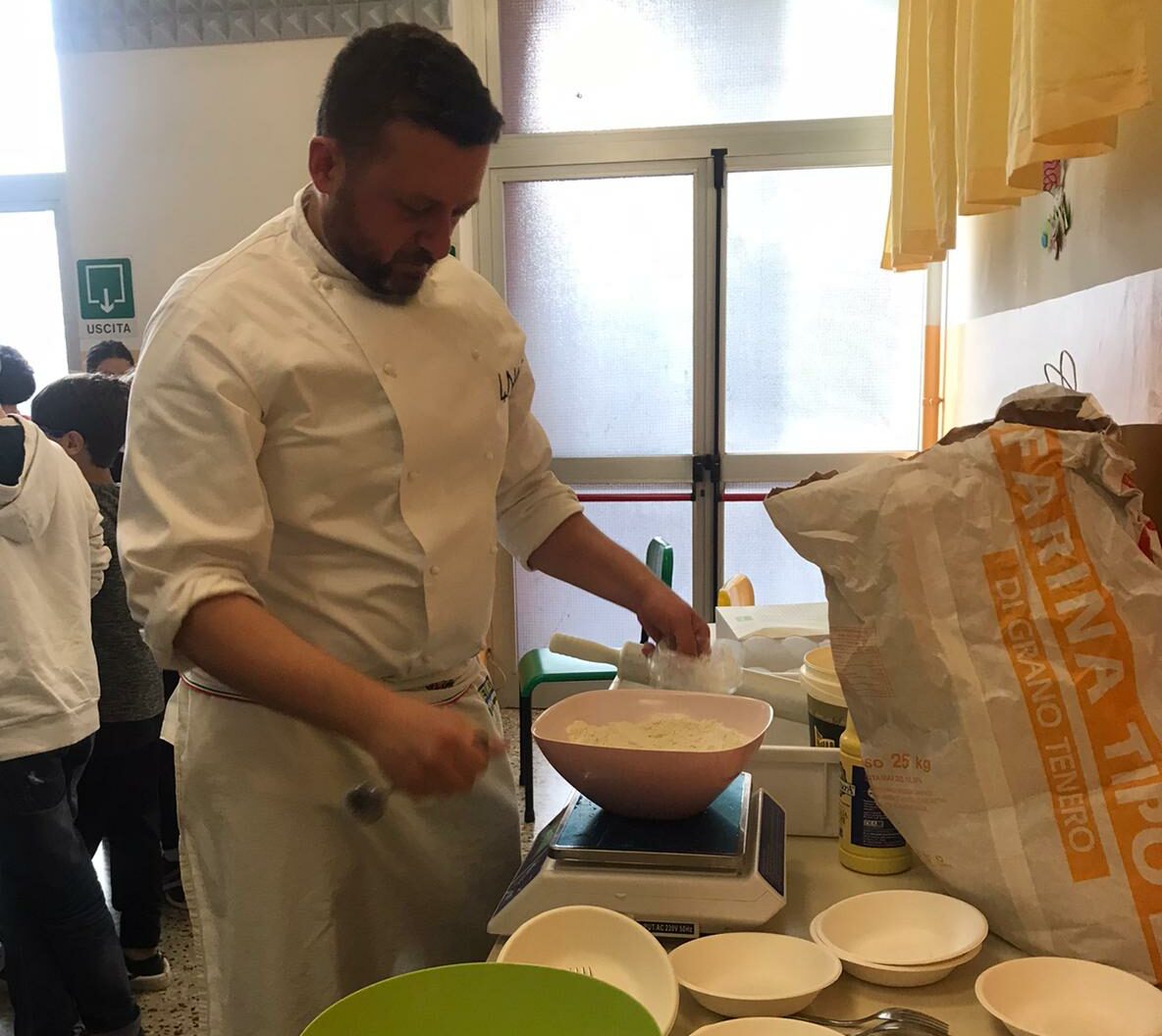 La mensa scolastica si trasforma in laboratorio dei biscotti - CM Junior